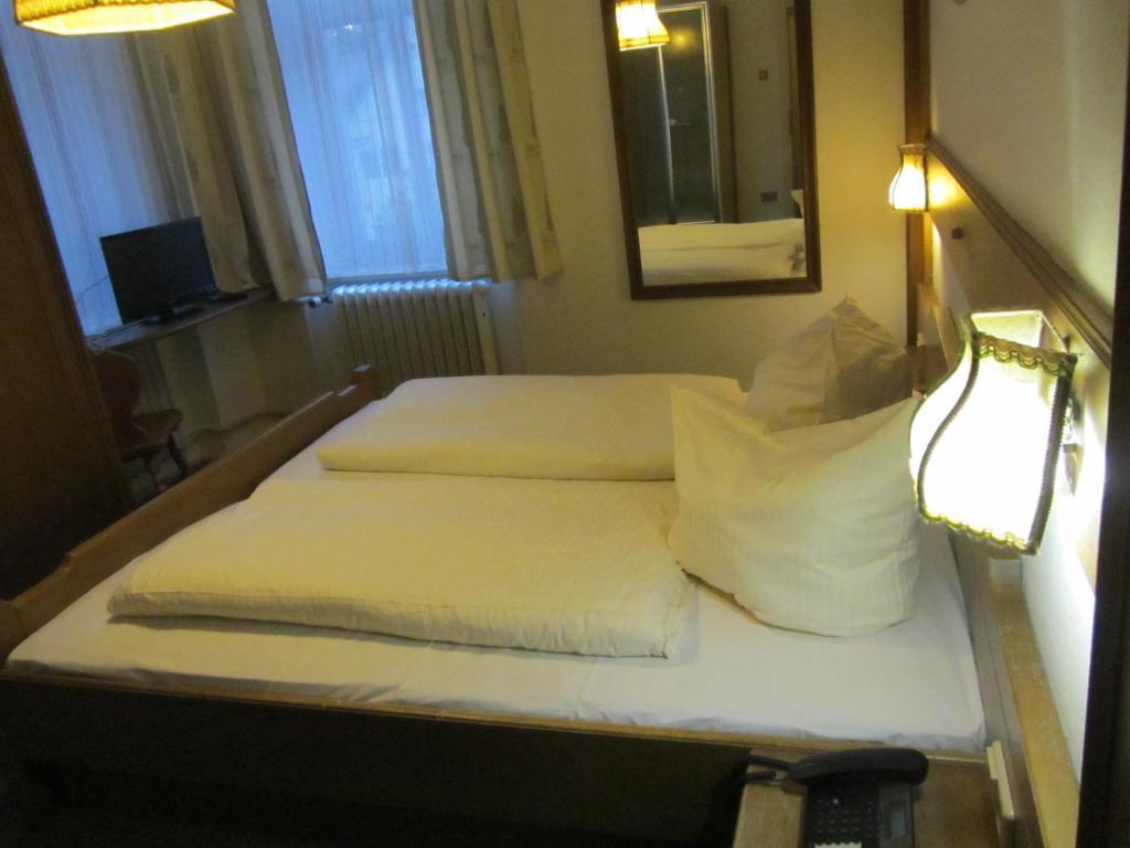 Zum Ochsen Hotel Stadtbergen Quarto foto